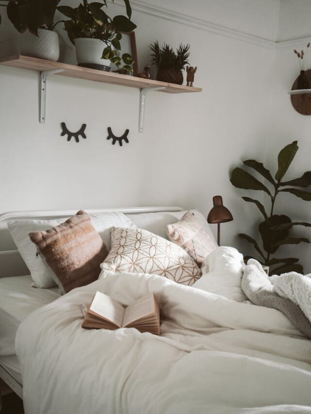 8 Best Ways To Make Your Bedroom Feel Extra Cozy